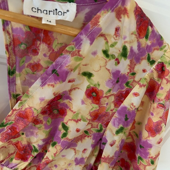 Purchased in Spain - Elegant Charlior Floral Satin Dress – Size M - Worn Once - Picture 2 of 5